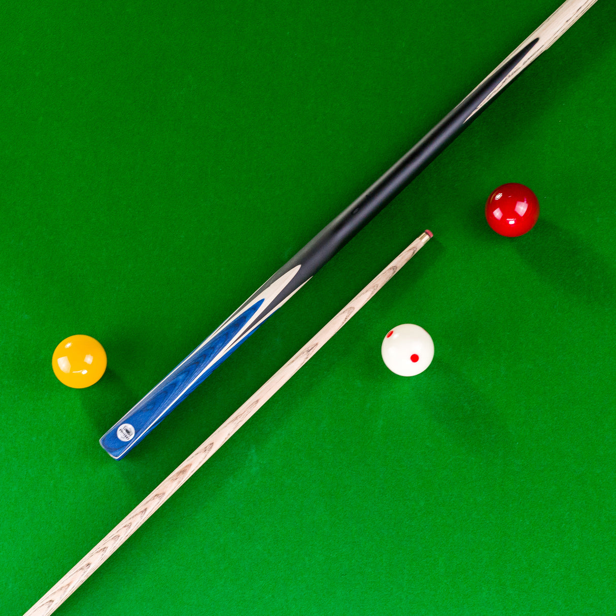 PRO147 Windsor 2 Piece Snooker and Pool Cue and Case Set 9.5mm Red Professional Tip