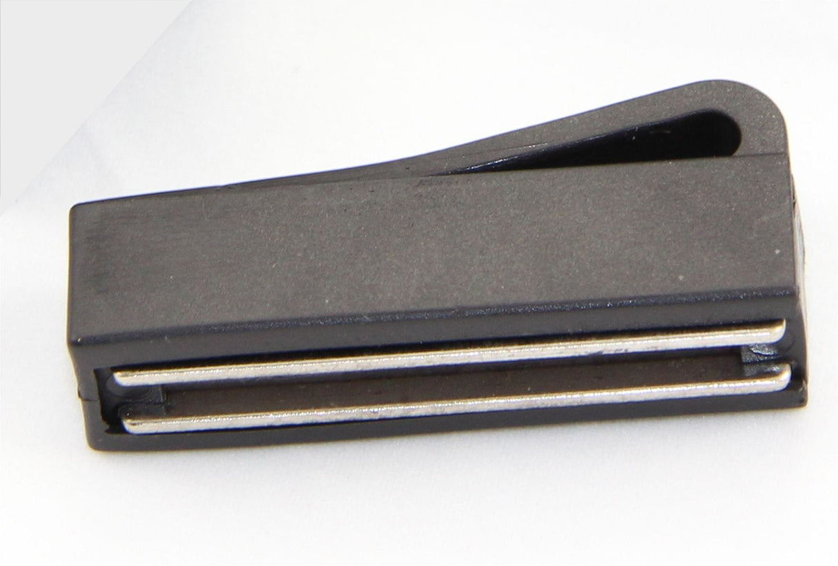 Peradon PLASTIC Magnetic Snooker Pool Chalk Holder + Triangle Chalk