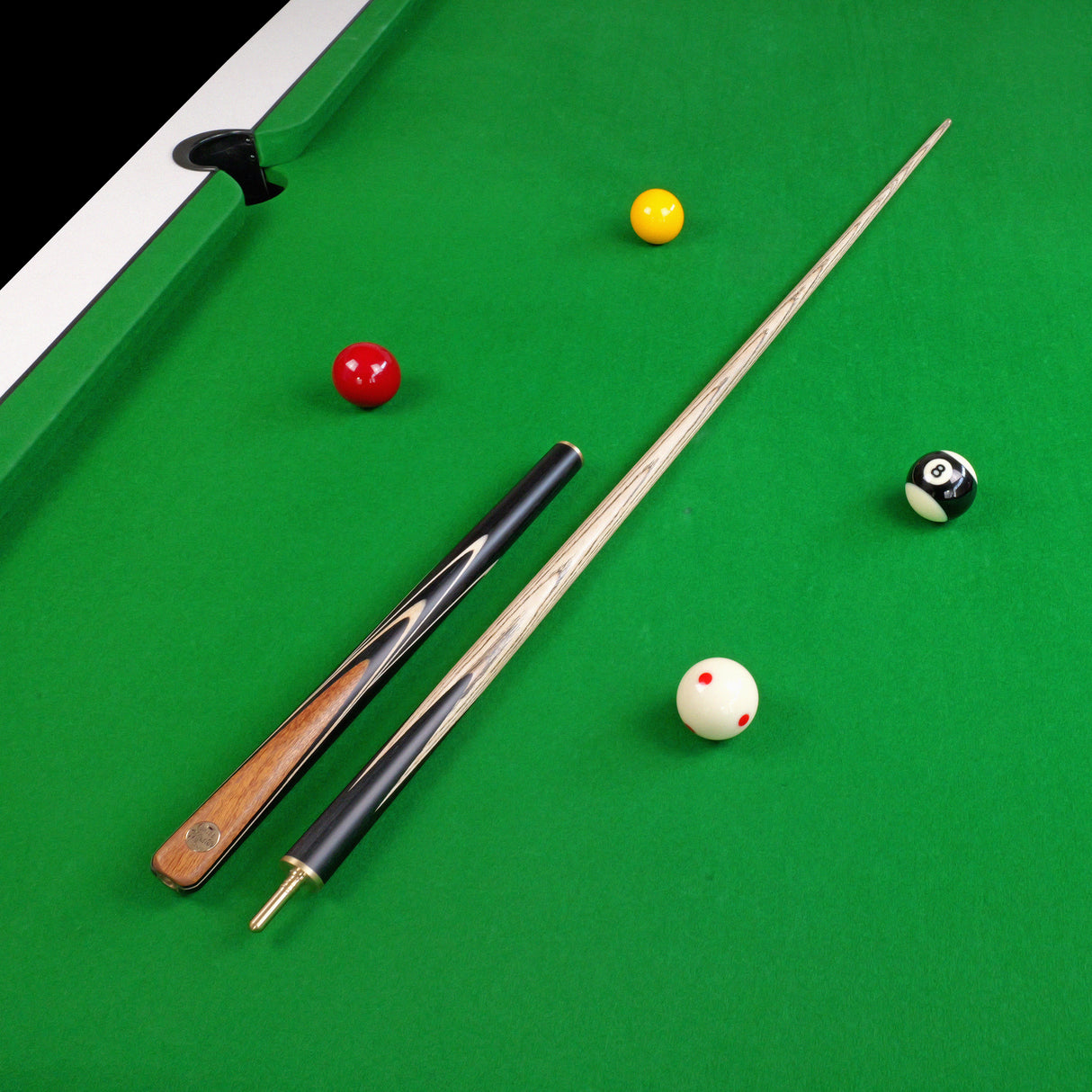 Baize Master White Marksman ¾ Joint English Pool Cue and Case Set with 8.5mm Baize Master Blue Pressed Tip