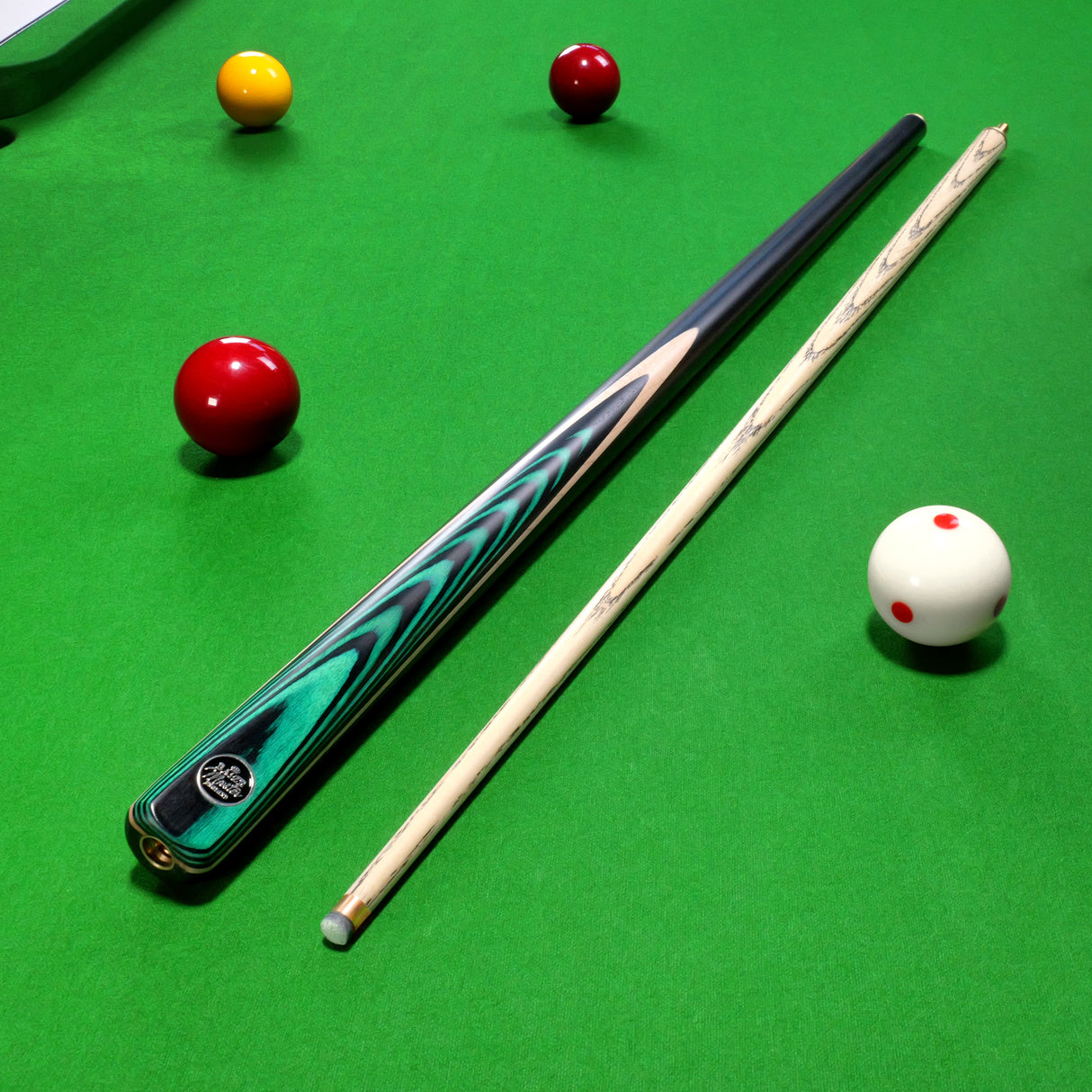 Baize Master BLACKLINE CLASSIC 2 Piece English Pool Cue 8.5mm Baize Master Pro Impact Tip