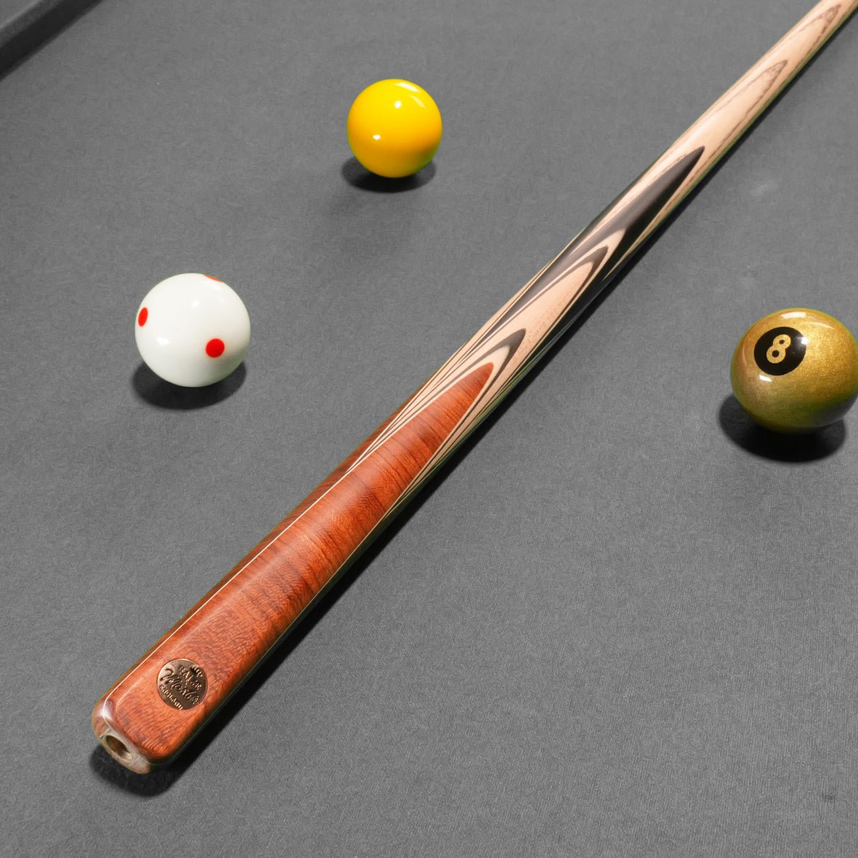 Baize Master Russet Marksman 57 Inch 1 Piece English Pool Cue with 8.5mm Baize Master Blue Pressed Tip