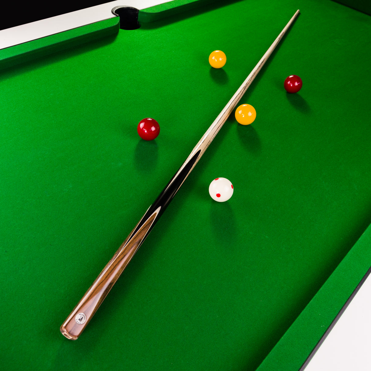 Britannia Apex One Piece Traditional Snooker and English Pool Cue 9.5mm Tip