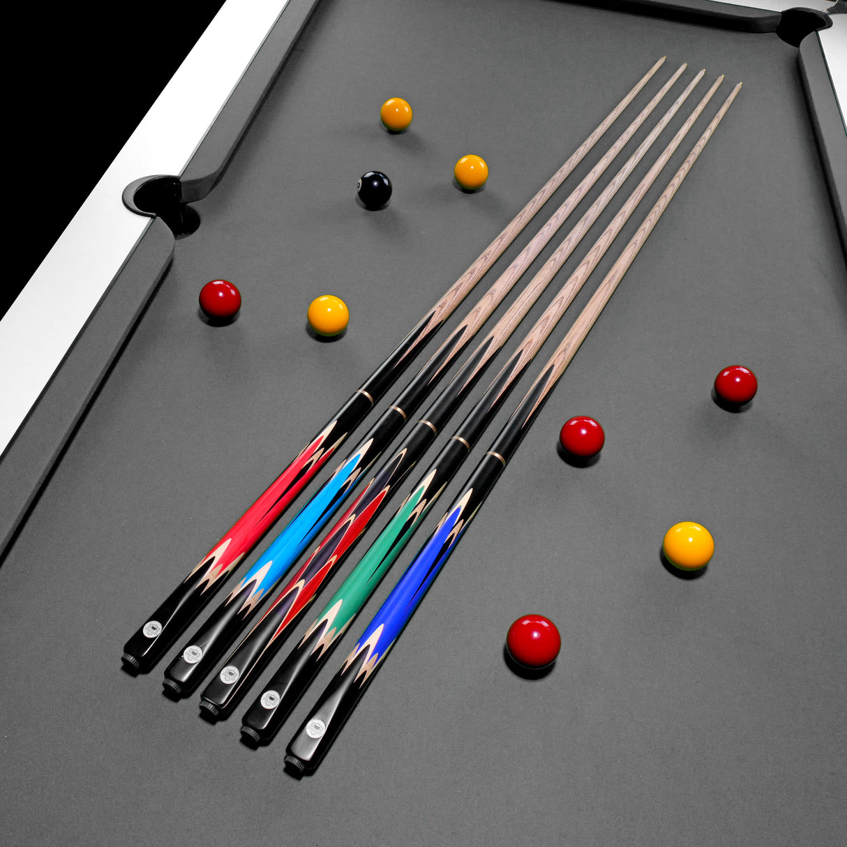 PRO147 Lancet 3/4 Joint Snooker and Pool Cue with 9.5mm Green Layered Tip Cue + Case