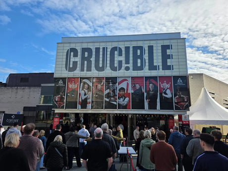 The Crucible – Snookers Sizzling Cauldron Cue + Case