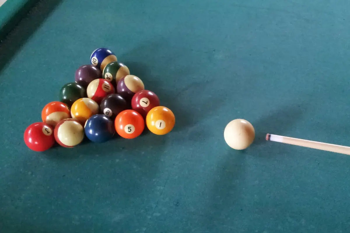 Mastering the Perfect Break Angle in Pool Cue + Case