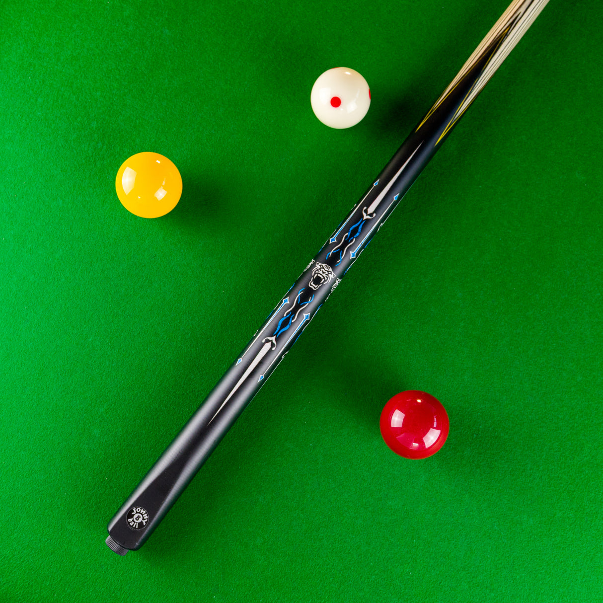 Jonny 8 Ball Panther 57 Inch 2 Piece Centre Joint UV Printed Snooker and Pool Cue with 9.5mm Green Layered Tip