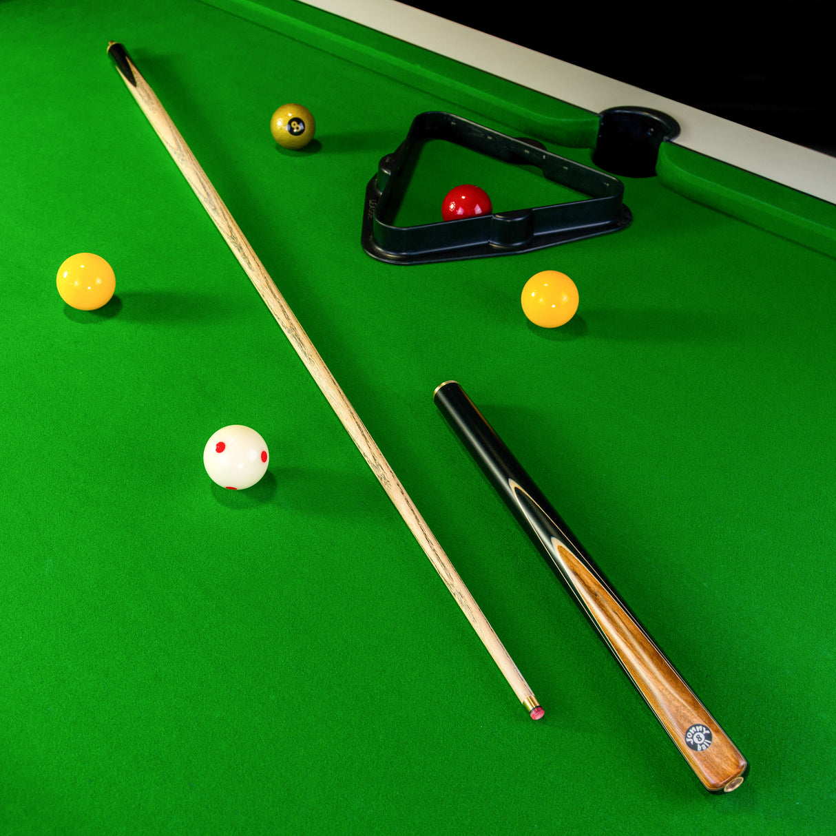 Jonny 8 Ball Pearl Series 57 Inch 3/4 English Pool Cue with 8mm Professional Red Layered Tip