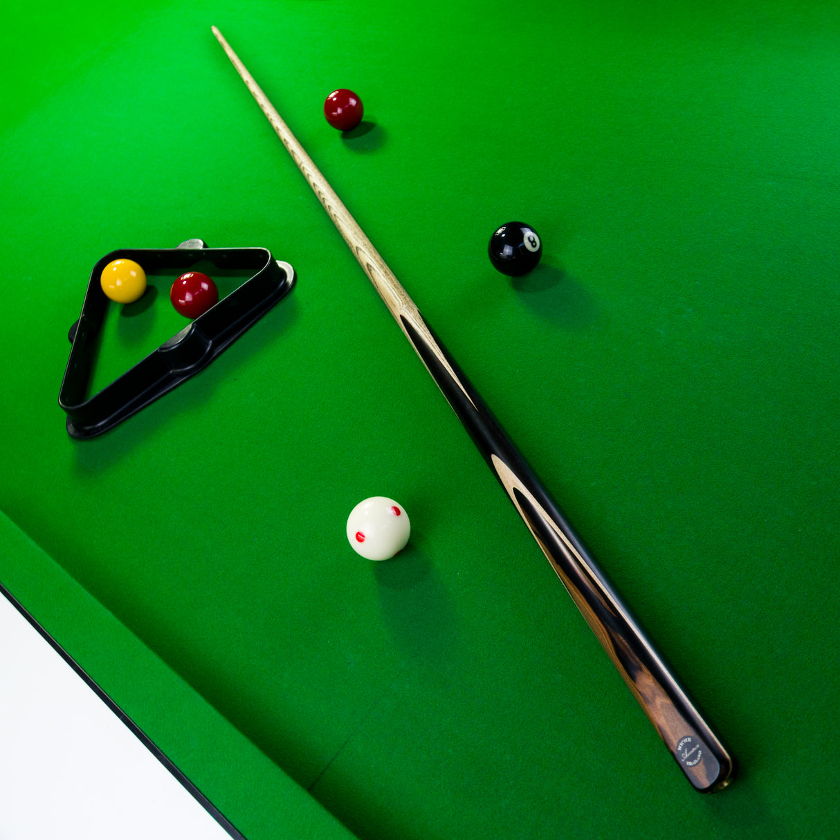 Niche Cues Thailand One Piece Snooker Cue 9.5mm Tip - Amateur