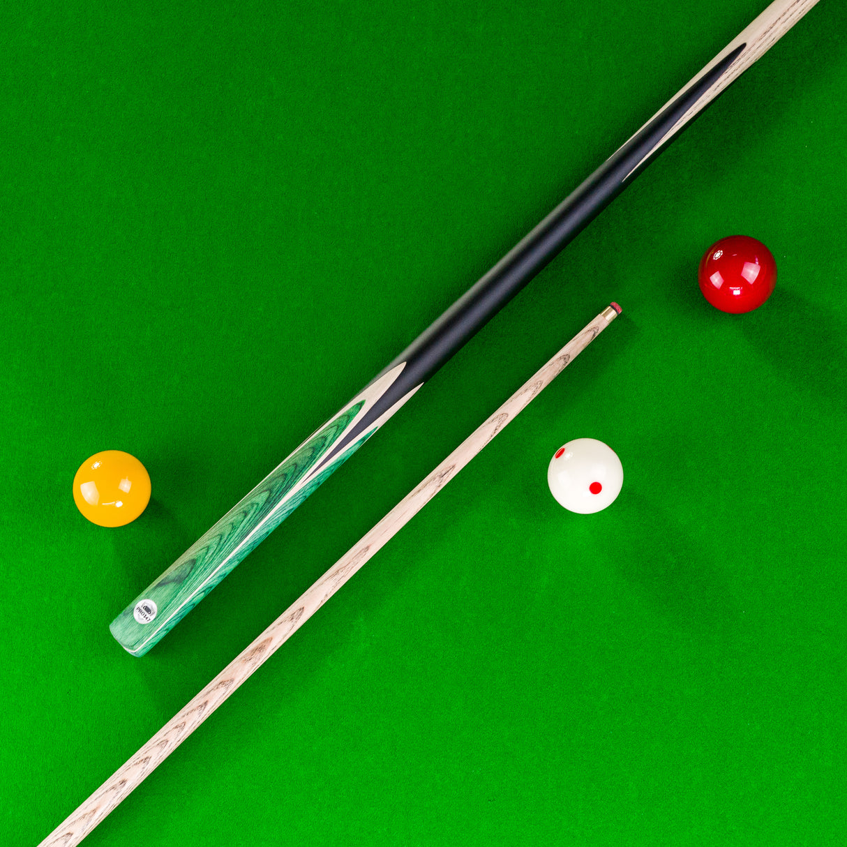 PRO147 Windsor 2 Piece Snooker and Pool Cue and Case Set 9.5mm Red Professional Tip