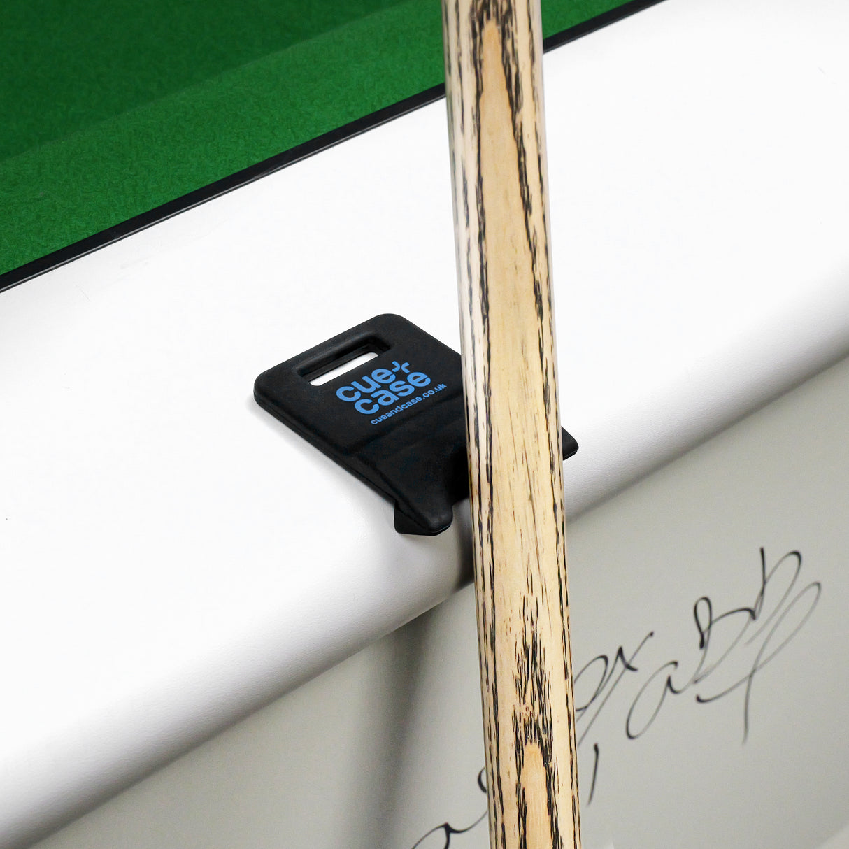 Cue + Case Portable Snooker and Pool Cue Holder for 1 Cue with Carabiner Clip