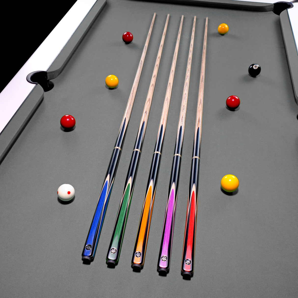 PRO147 Jester 57 Inch 3/4 Joint Hand Spliced Snooker and Pool Cue with 9.3mm Pro Tip PRO147