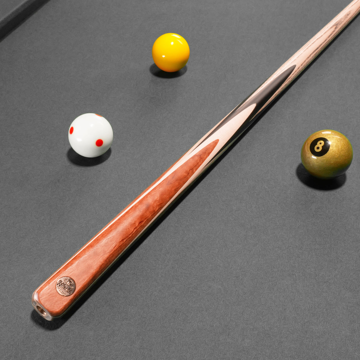 Baize Master Cedar Marksman 57 Inch 1 Piece English Pool Cue with 8.5mm Baize Master Blue Pressed Tip