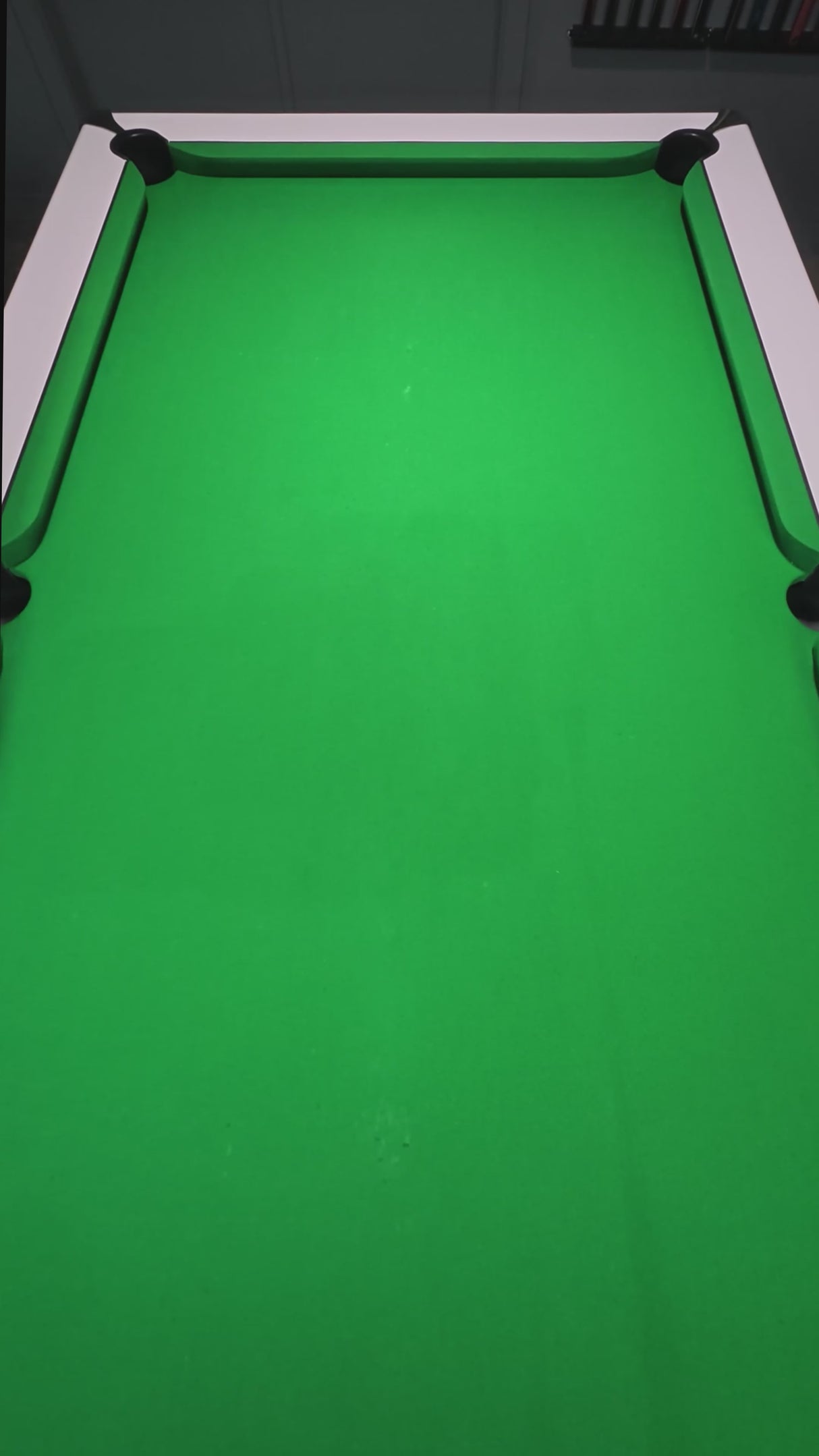 PRO147 Jester 57 Inch 3/4 Joint Hand Spliced Snooker and Pool Cue with 9.3mm Pro Tip